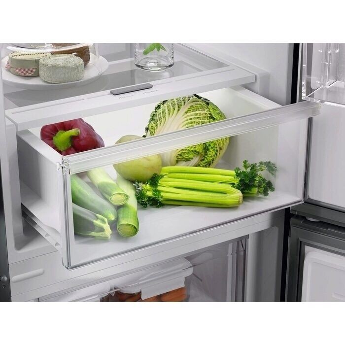 AEG Frigorífico Combi RCB632E9MU Serie 6000 TwinTech® Total No Frost 202cm Blanco - Imagen 5